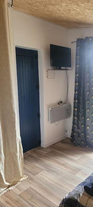 Chambre Independante Chez L'Habitant A La Campagne Proche Bordeaux Et L'Ange Bleu Gauriaguet Zewnętrze zdjęcie